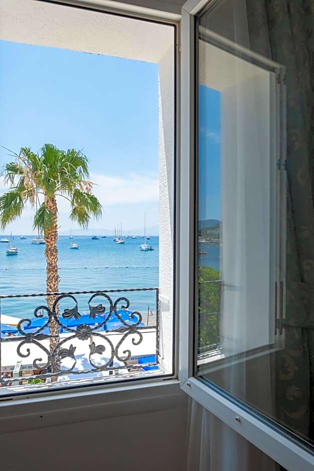 Artemis Hotel