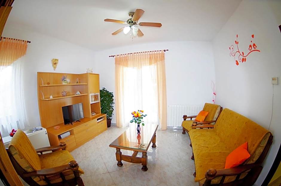 Apartment Elena, village Peresiji