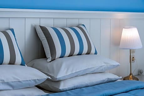 SUPERIOR DOUBLE WITH MINI POOL (TOWN VIEW)