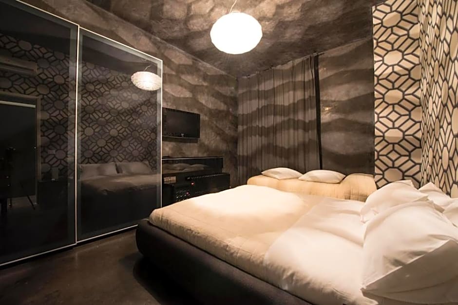 B&B Lounge