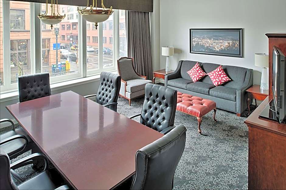 Embassy Suites by Hilton Portland-Downtown