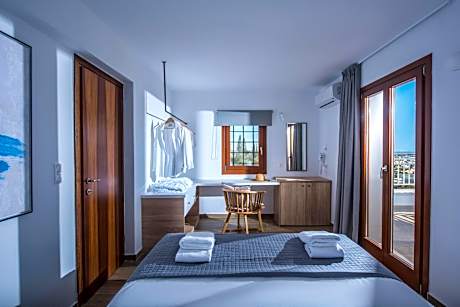 Superior One-Bedroom Apartment with Sea View