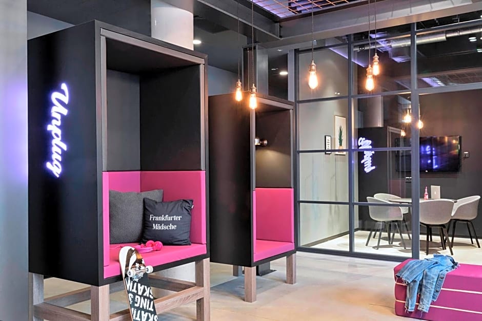 Moxy by Marriott Frankfurt East