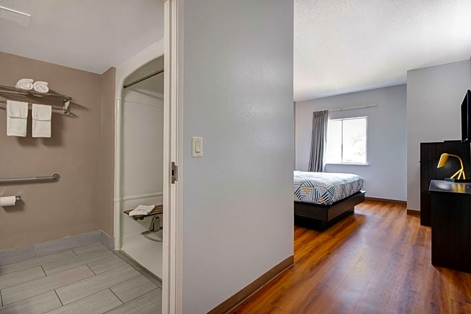 Motel 6-San Antonio, TX - South