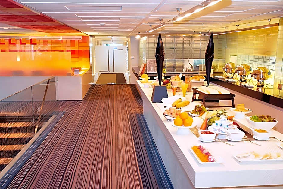 Le Fenix Sukhumvit (SHA Extra Plus)