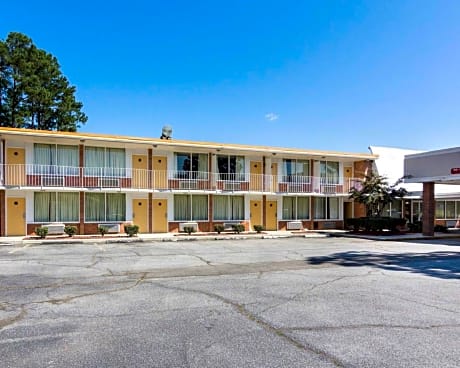 Rodeway Inn Emporia Inn