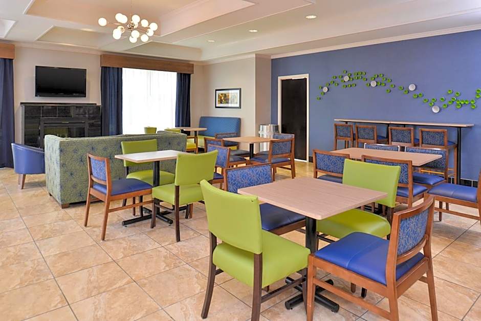 Holiday Inn Express & Suites San Antonio South By IHG