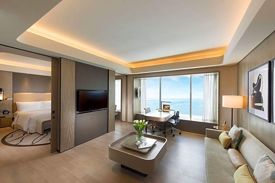 Premier 1 King Bed Suite, Bay View — 7 fotoğraftan 1. fotoğraf