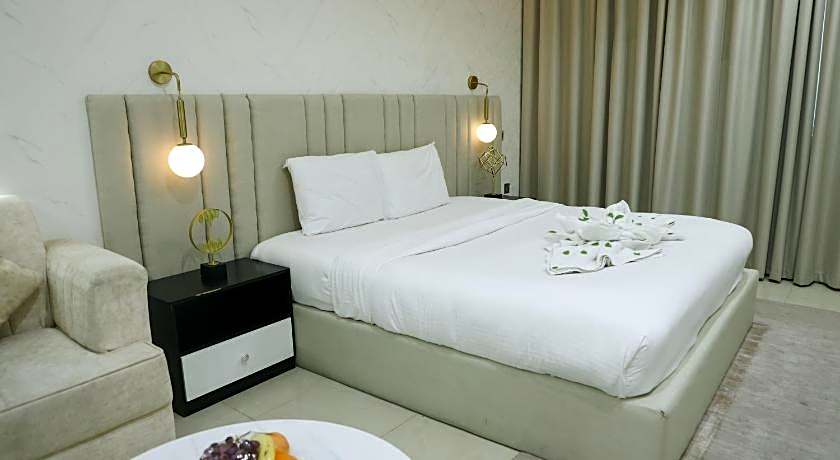 Clifton International Hotel