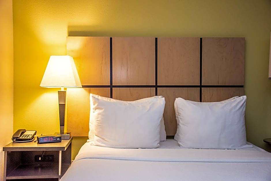 Candlewood Suites Overland Park By IHG
