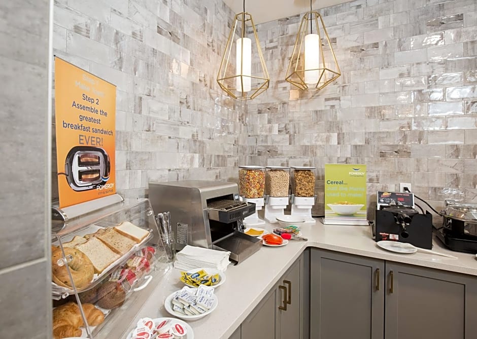 Pomeroy Inn & Suites Prince George