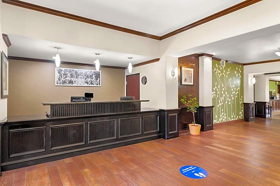 Sleep Inn & Suites Bush Intercontinental - IAH East