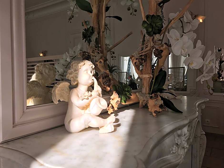 Logis Hostellerie Le Chatel Nangis