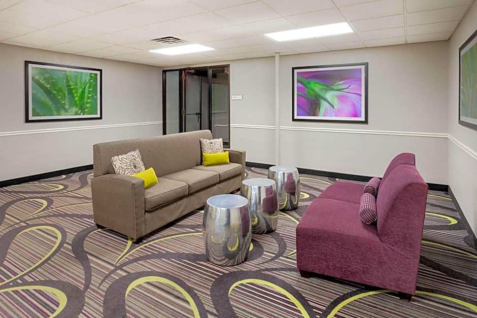 La Quinta Inn & Suites by Wyndham Minneapolis Bloomington West