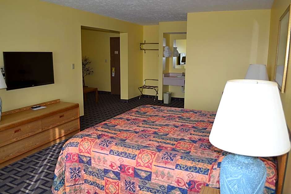 Sky Lodge Inn & Suites - Delavan