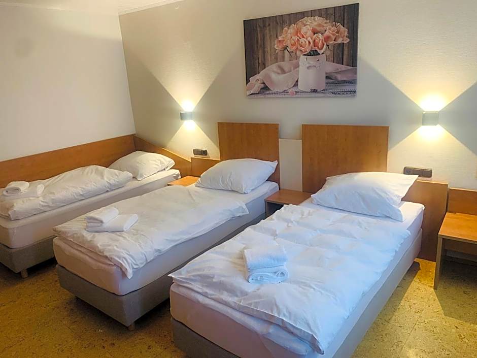 Photo 1 of 4 of Triple Room