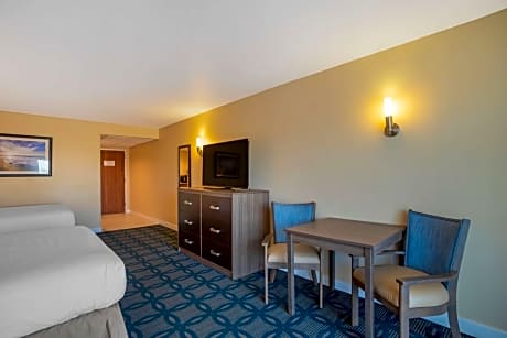 Queen Room with Two Queen Beds with Balcony