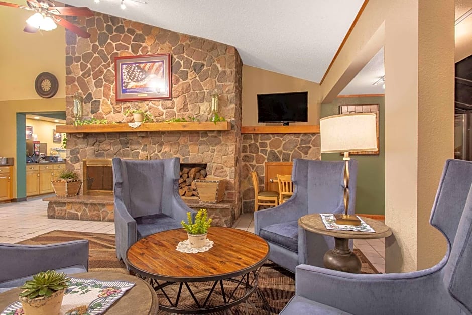 AmericInn by Wyndham Chippewa Falls