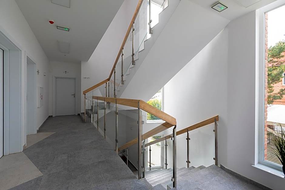 APARTAMENTY przy plaży z basenem z podgrzewaną wodą i mini SPA - Ośrodek Kolonijno-Wczasowy Mewa