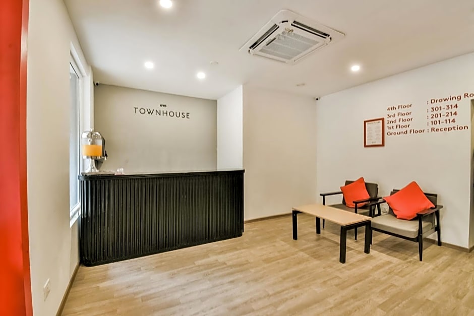 OYO Townhouse 182 Menka