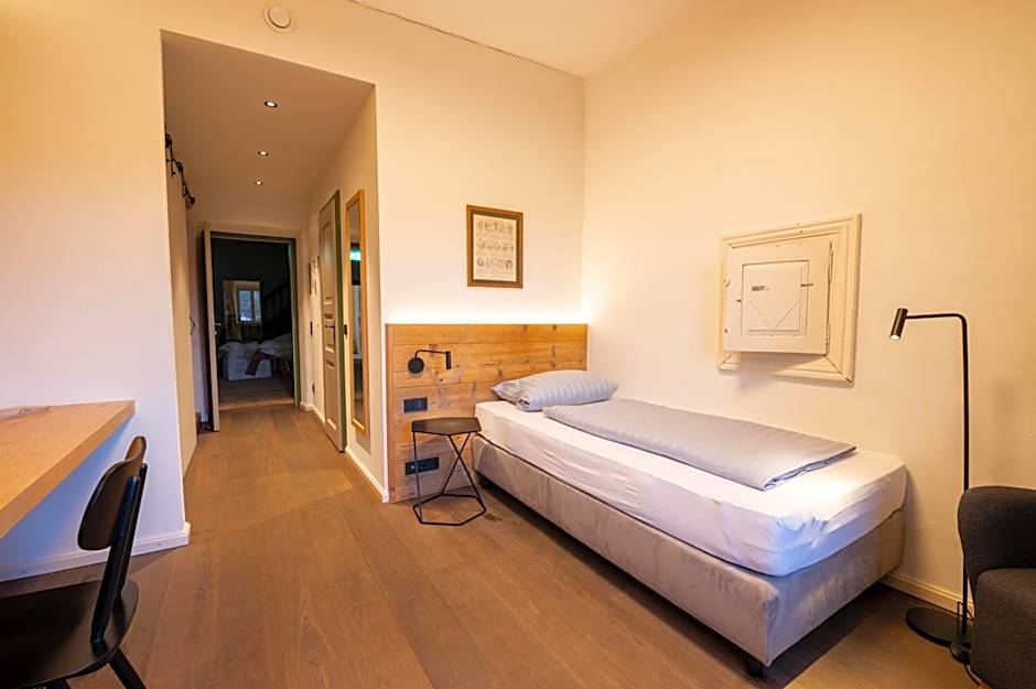 LANDHOTEL ALTE ZOLLSTATION- Historical Building