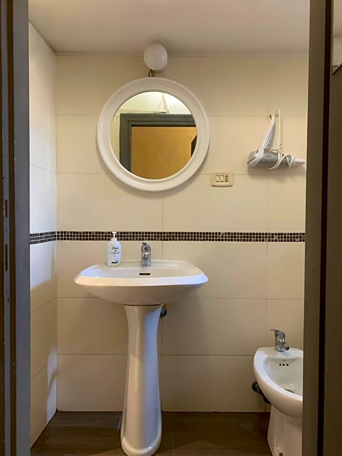Short Stop Room