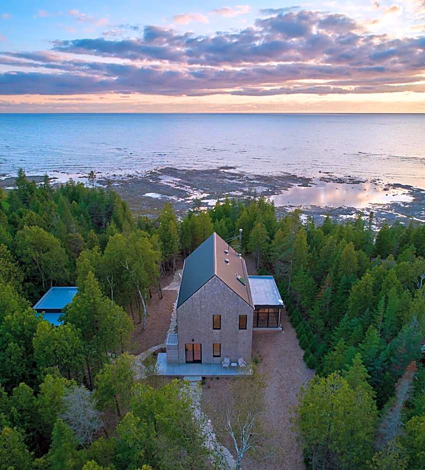 Modern North Bruce Waterfront Lion's Head