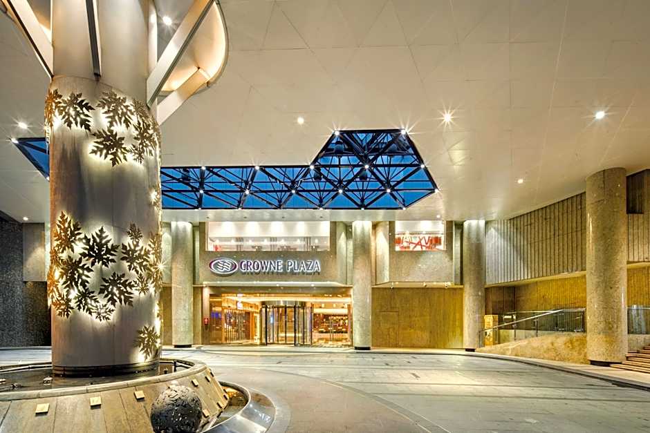 Photo 1 of 49 of Crowne Plaza Guangzhou City Centre