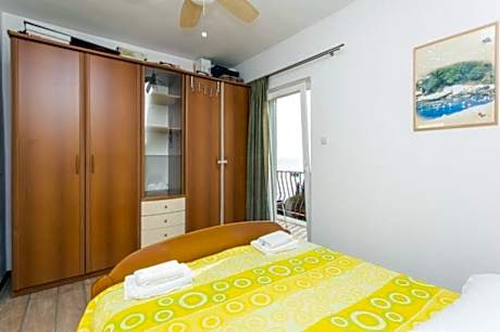 Two-Bedroom Apartment with Balcony and Sea View