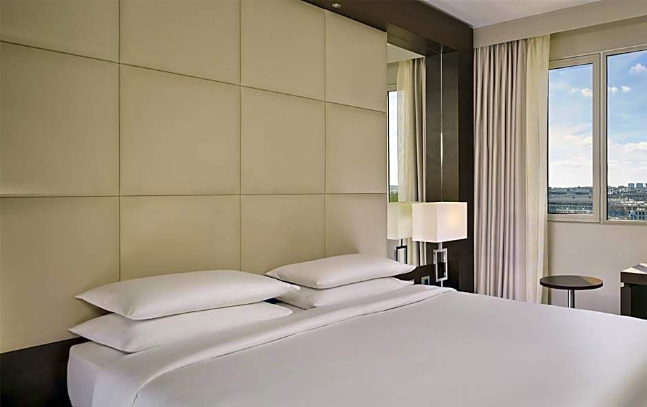 Hyatt Regency Paris Etoile