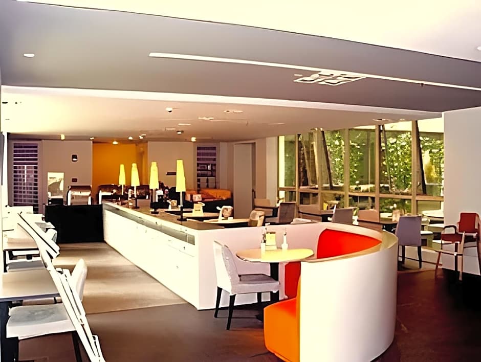 Jinjiang Inn Tianjin Binhai New District Tanggu Metro Station