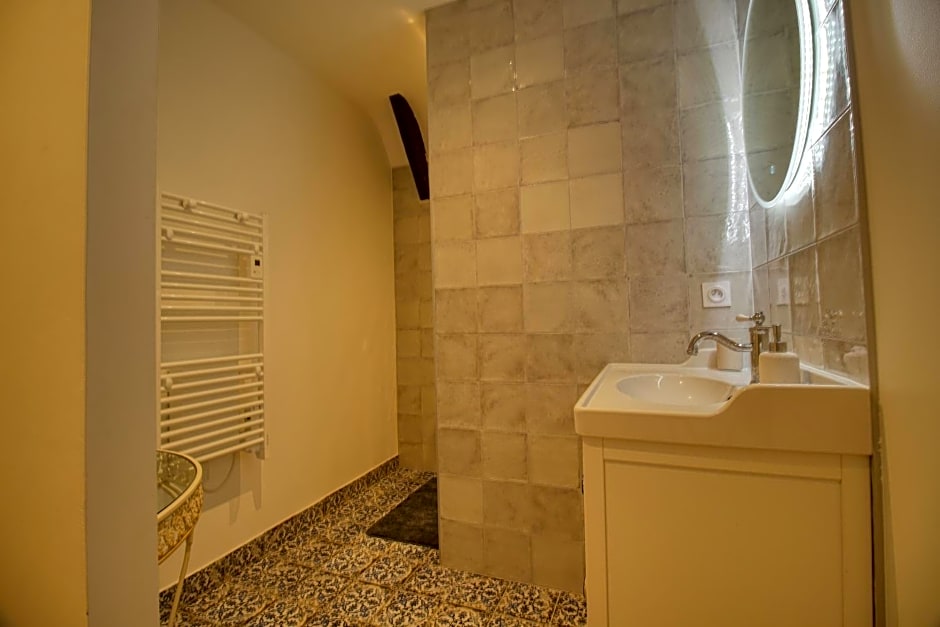 KERBELEG, ferme-manoir du XVè siècle, chambres grand confort