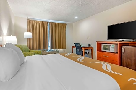 1 King Bed, Business Room, Nonsmoking