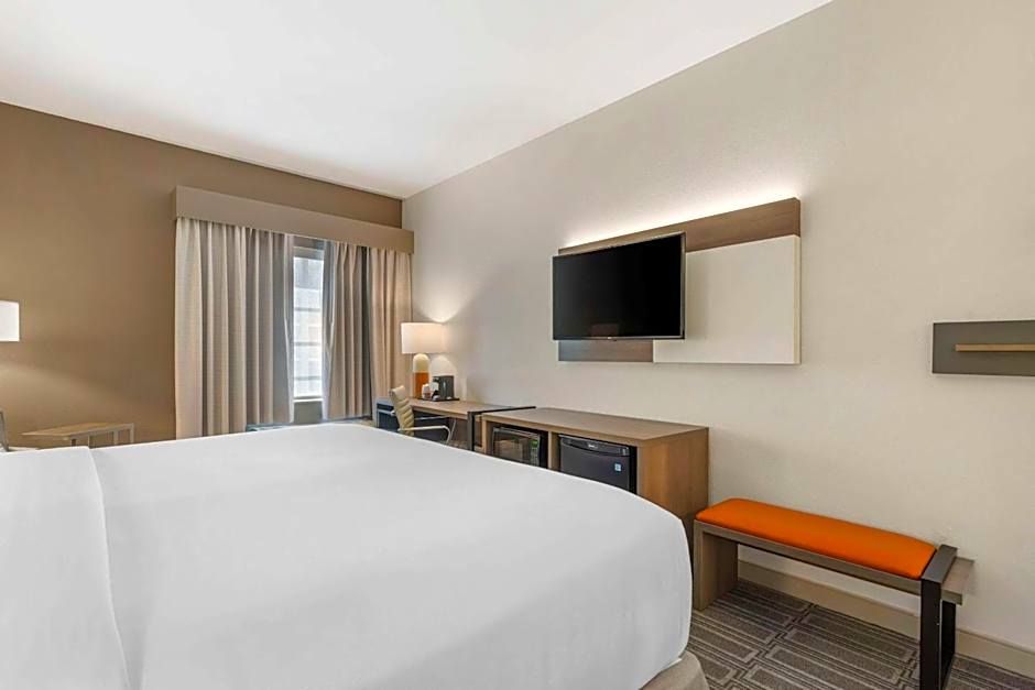 Comfort Inn & Suites