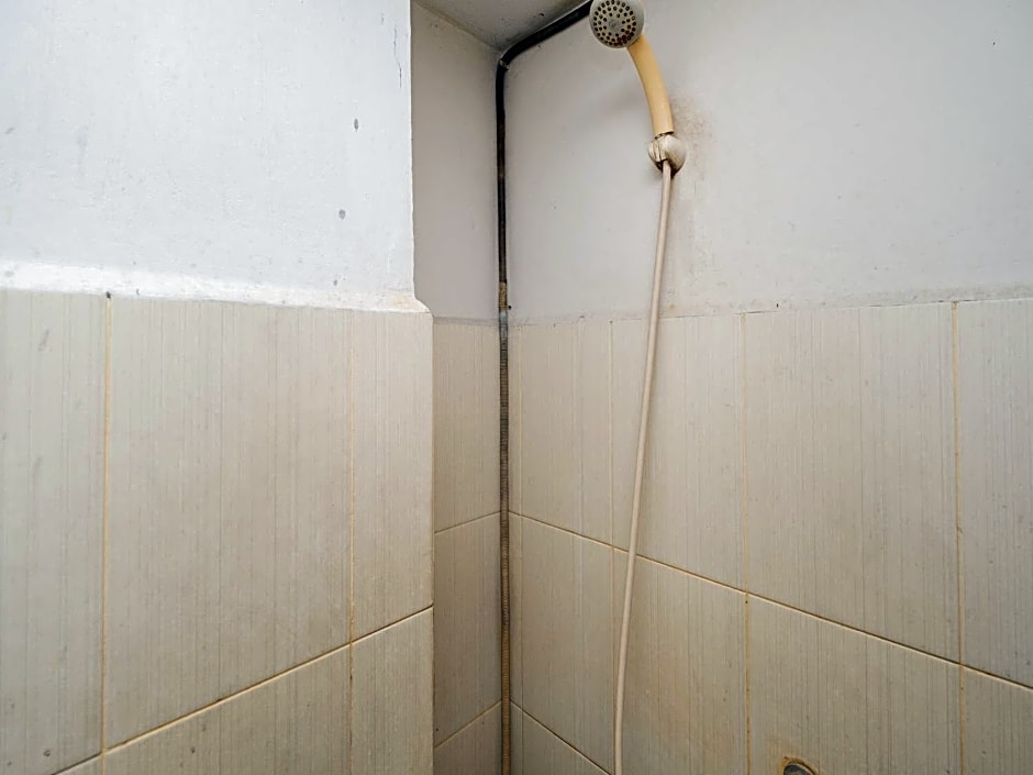 Apartemen Green Lake View Ciputat by Alfa Rooms