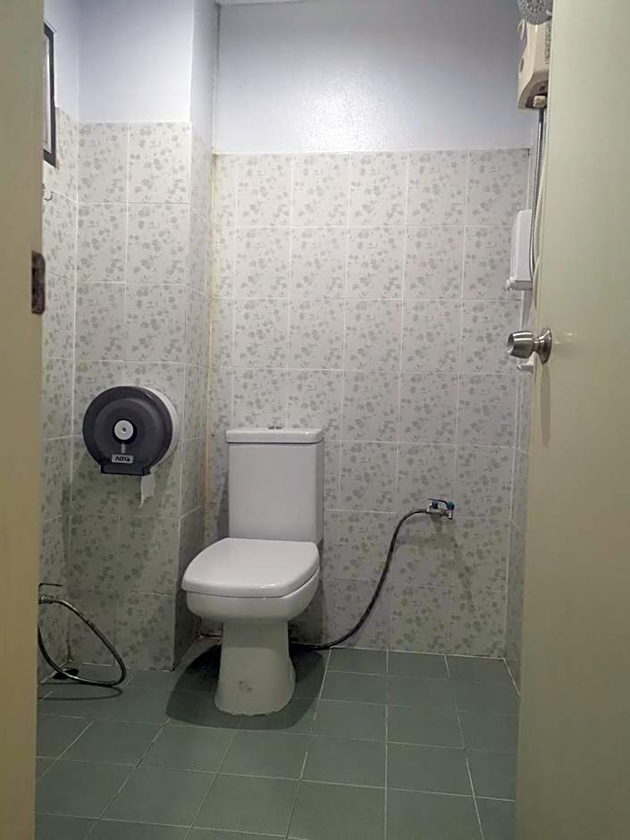 T & T Hostel Kanchanaburi