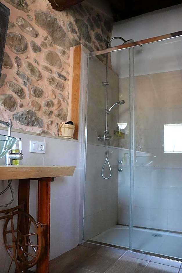 Les Magranes Bed & Breakfast