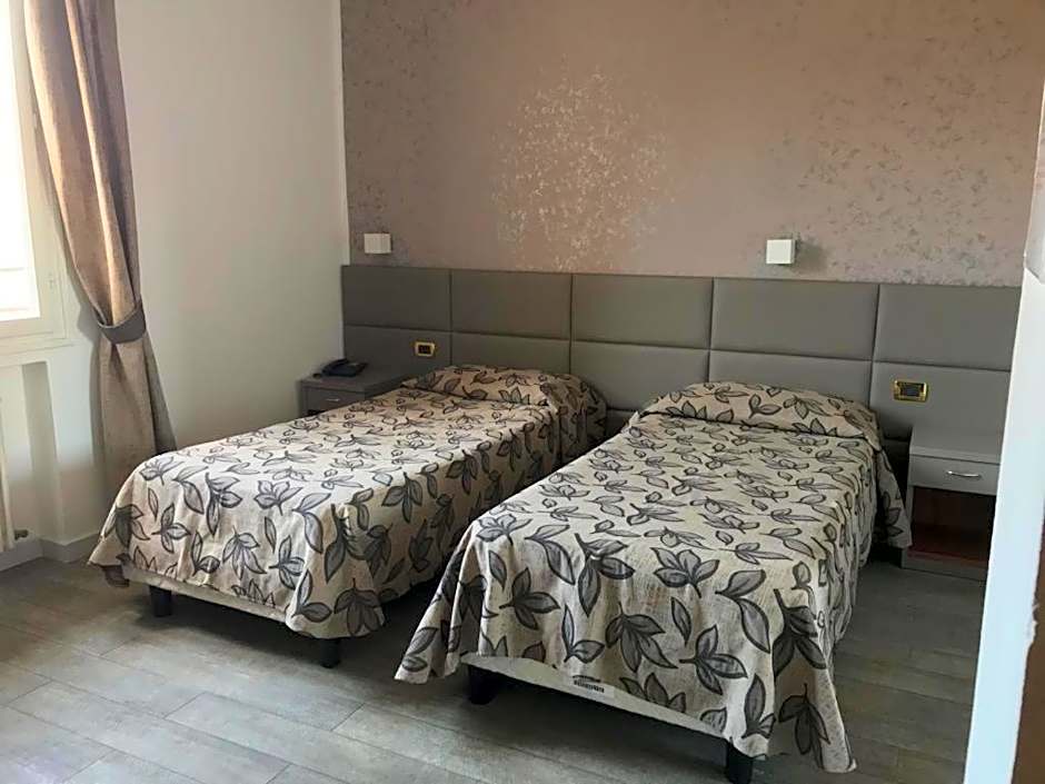 Hotel Holiday- Alla Finestrella