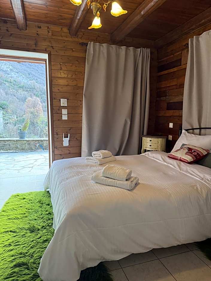 Ikojenia Traditional Lodge