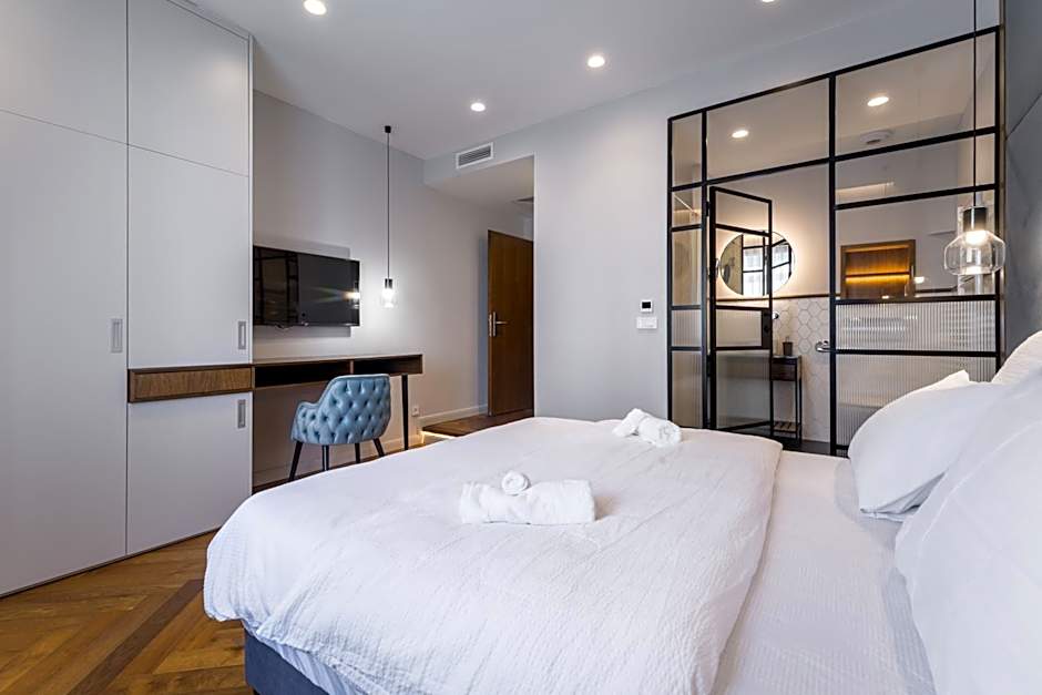 Budapest Eye- Boutique Suites, by BQA