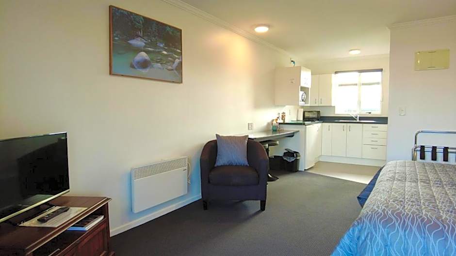 554 Moana Court Motel