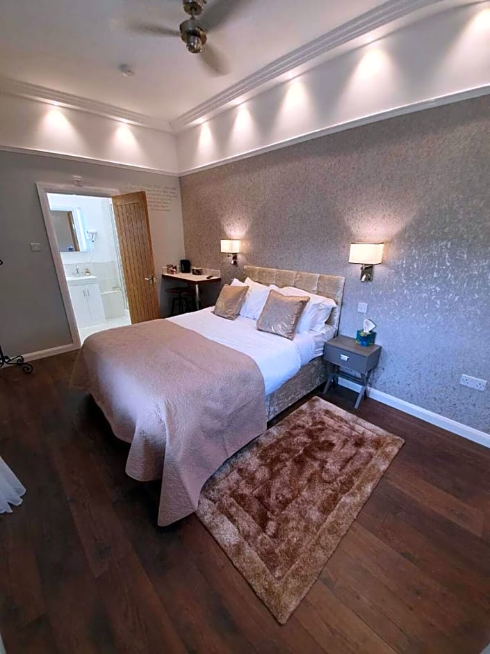 Old Thatch Bambers Green