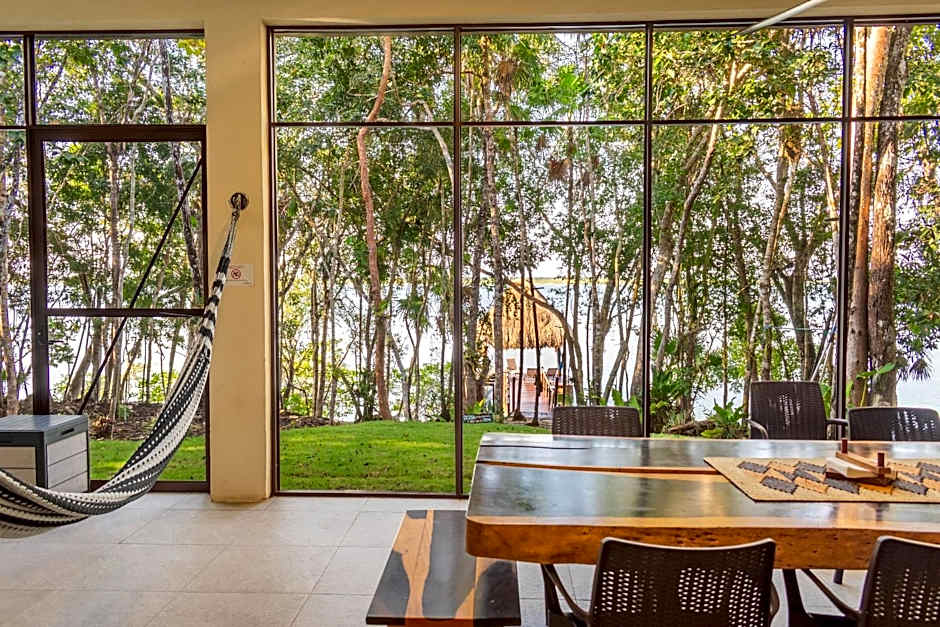 Casa Relaxo Villa en la Laguna con Muelle Privado