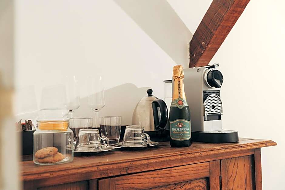 Les Chambres Guest House