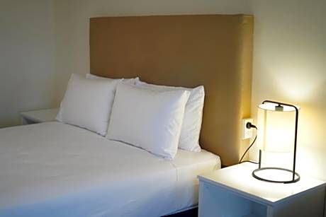 Porky's Motel Rockhampton