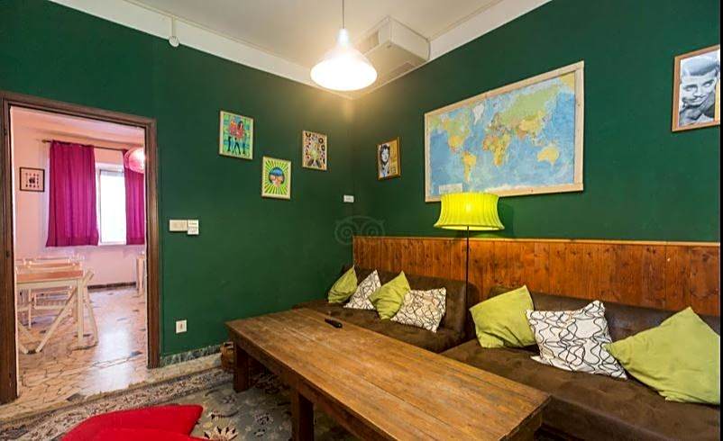Sunflower City Student Hostel & Bar