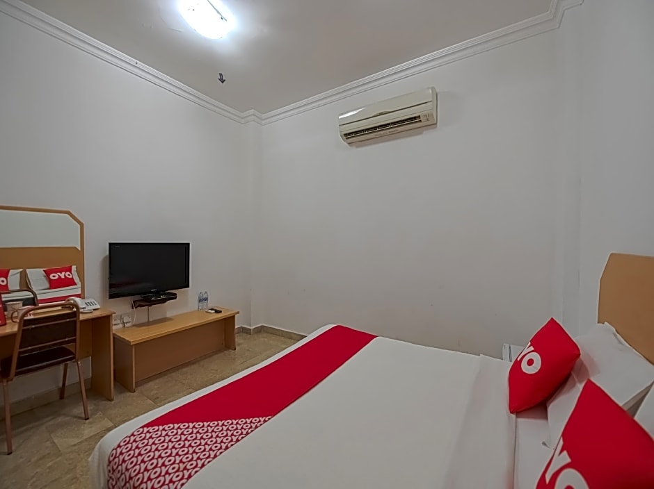 OYO 117 Majestic Hotel