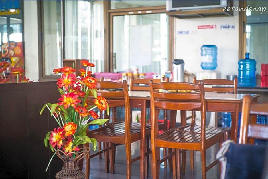 Wiangwalee Hotel by ZUZU