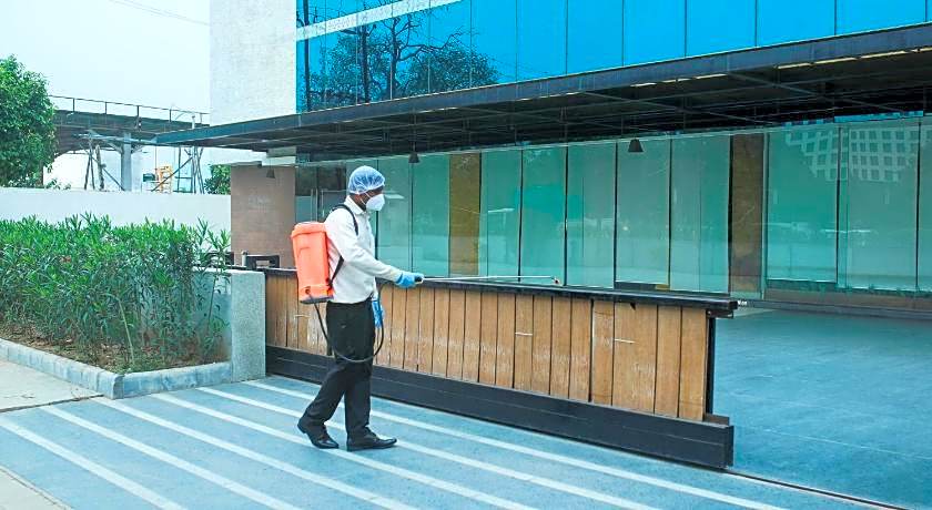 Hotel German Palace, Airport