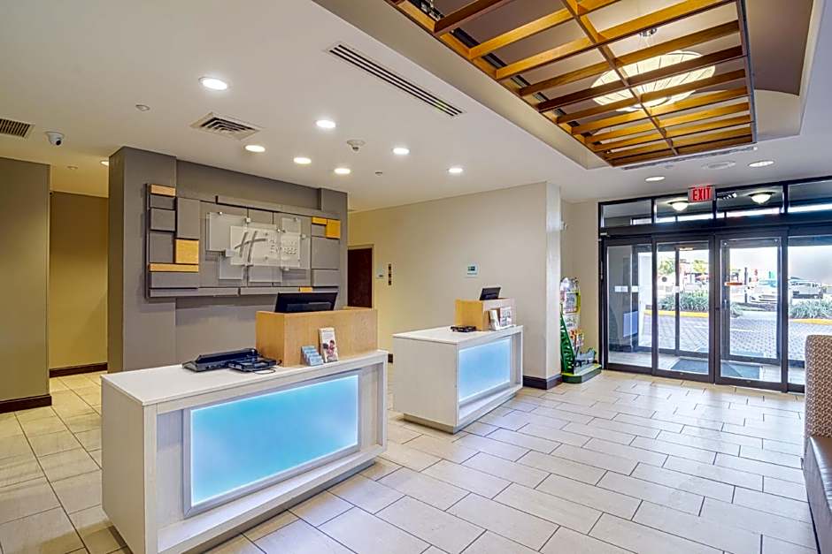 Holiday Inn Express Hotel & Suites Tampa-USF-Busch Gardens By IHG